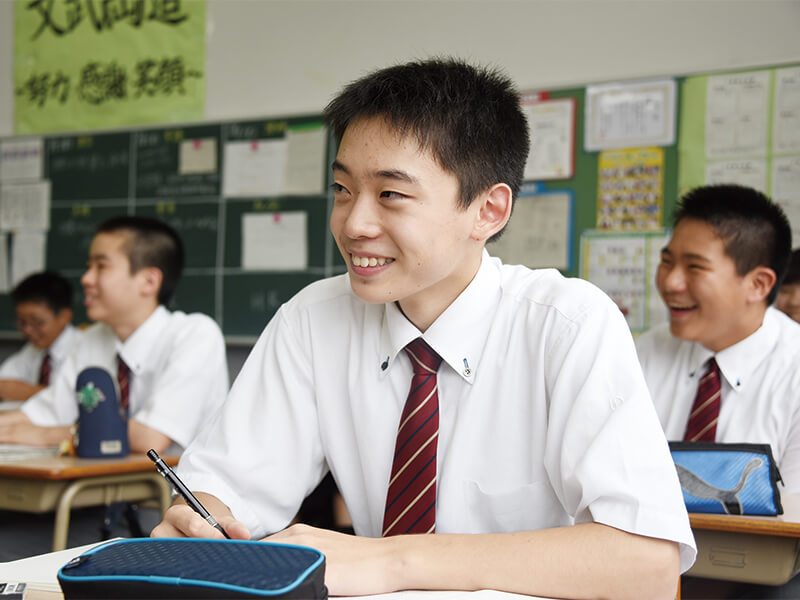 中学校 イメージ